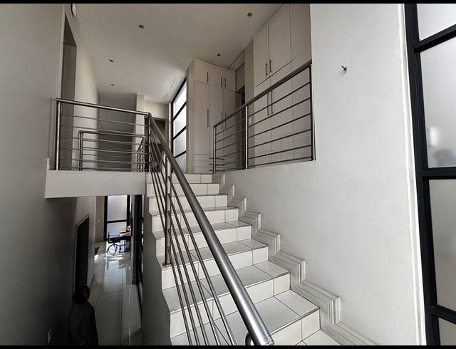3 BEDROOM CLUSTER FOR SALE IN HOUGHTON ESTATE
